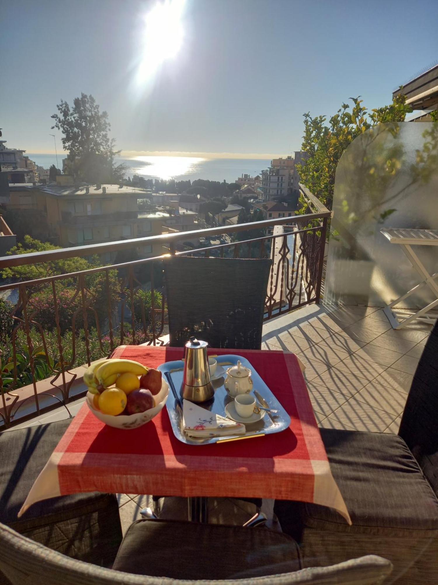 Appartamento Vista Mare Stella Marina Санремо Екстер'єр фото